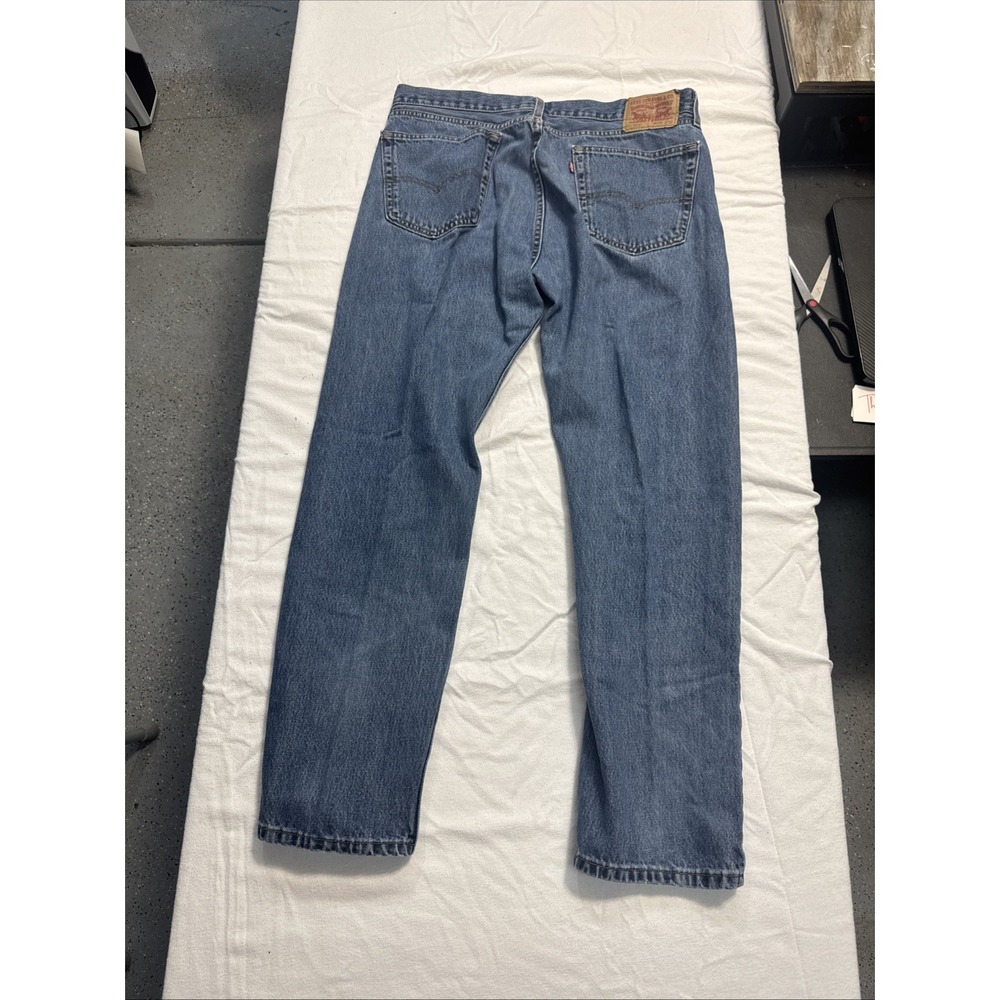 Levi's 505 Regular Fit Medium Wash Denim Jeans Men Size 36 x 32